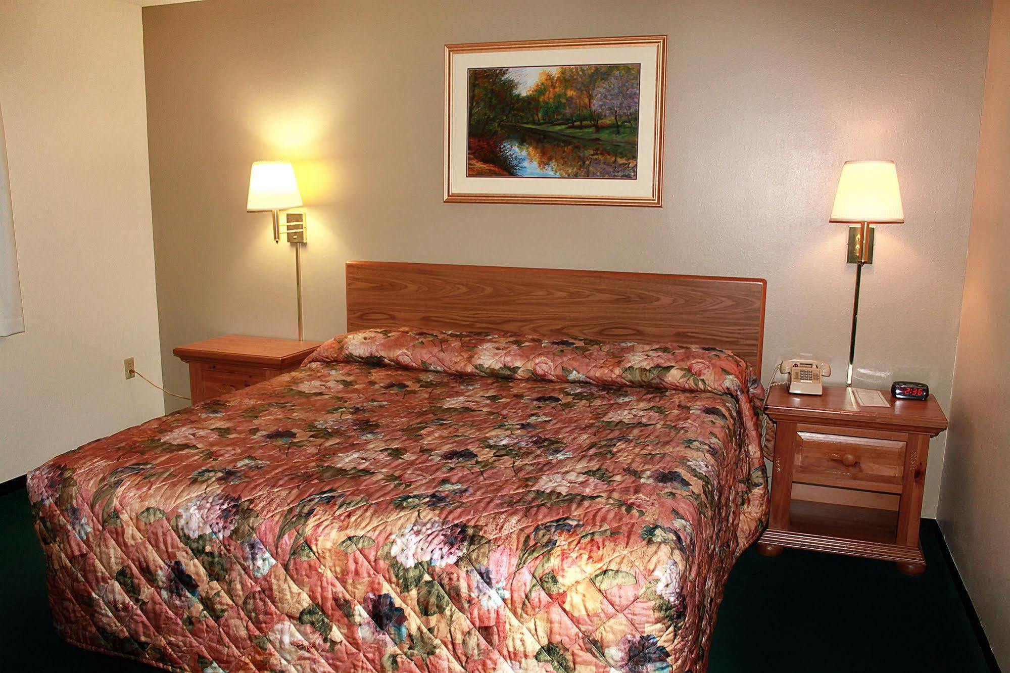Paynesville Inn & Suites Zewnętrze zdjęcie