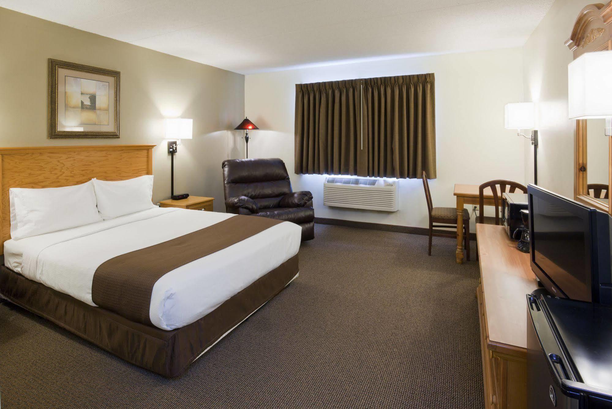 Paynesville Inn & Suites Zewnętrze zdjęcie