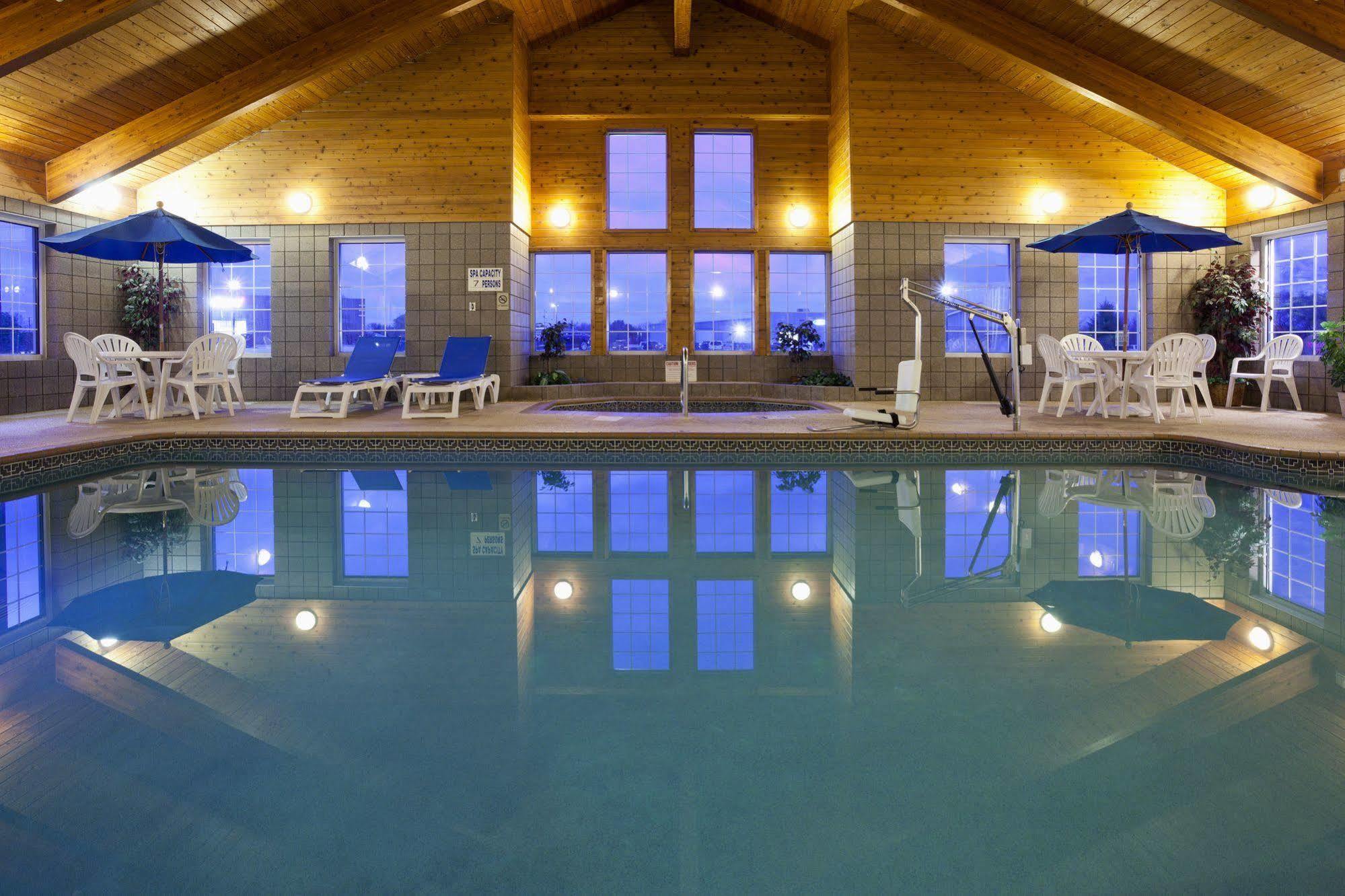 Paynesville Inn & Suites Zewnętrze zdjęcie
