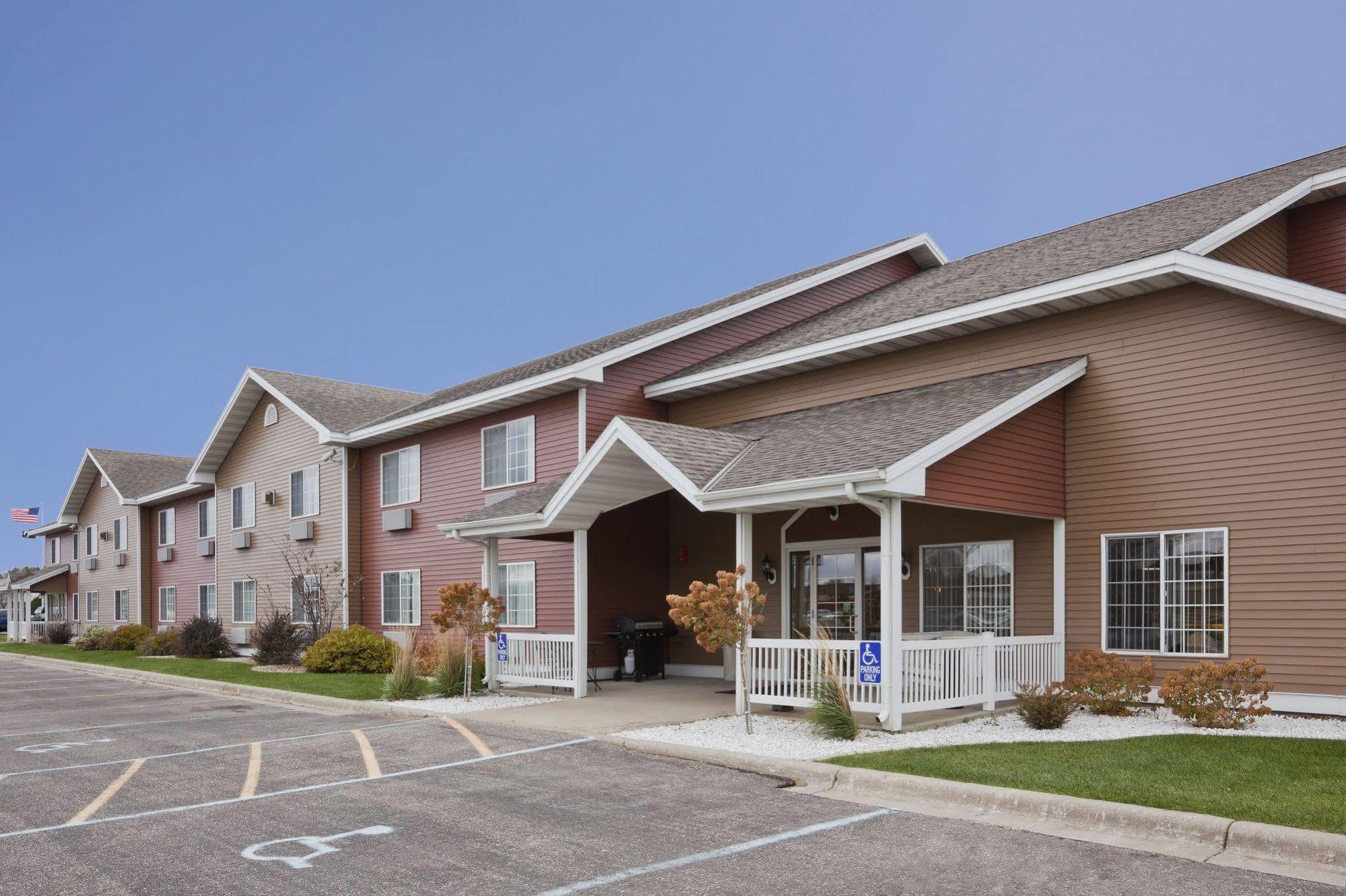 Paynesville Inn & Suites Zewnętrze zdjęcie